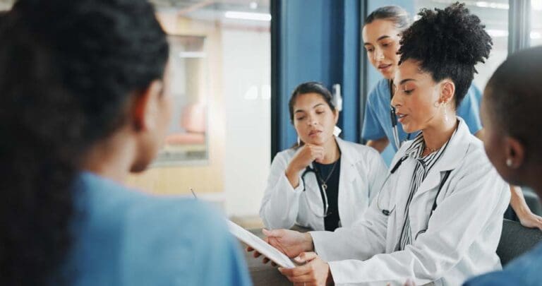 Tumor Board: Your Team of Experts Working Together for Better Ovarian Cancer Care